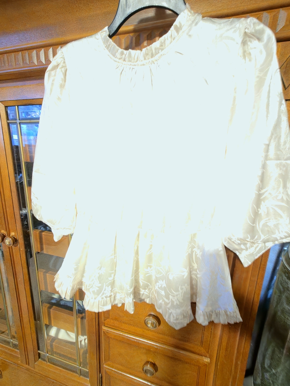 Ina White Floral Jacquard Peplum Blouse.  Large 100% Poliester
